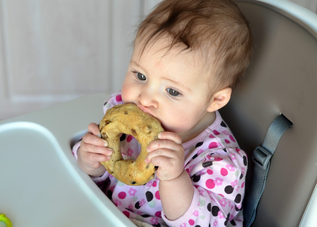 Lucy eats bagels